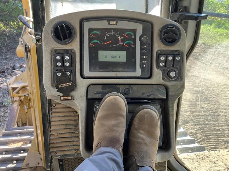 Main image Caterpillar D6T XL 7