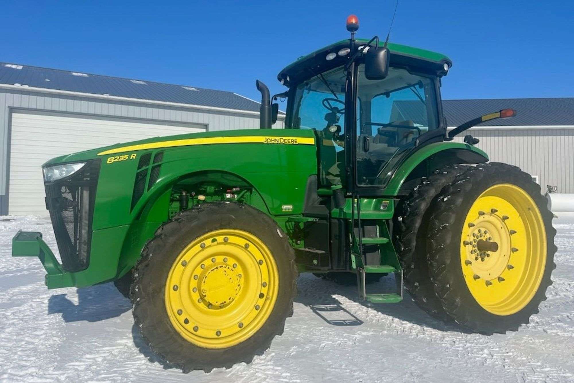 2012 John Deere 8235R Equipment Image0