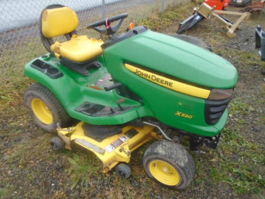 Main image John Deere X320