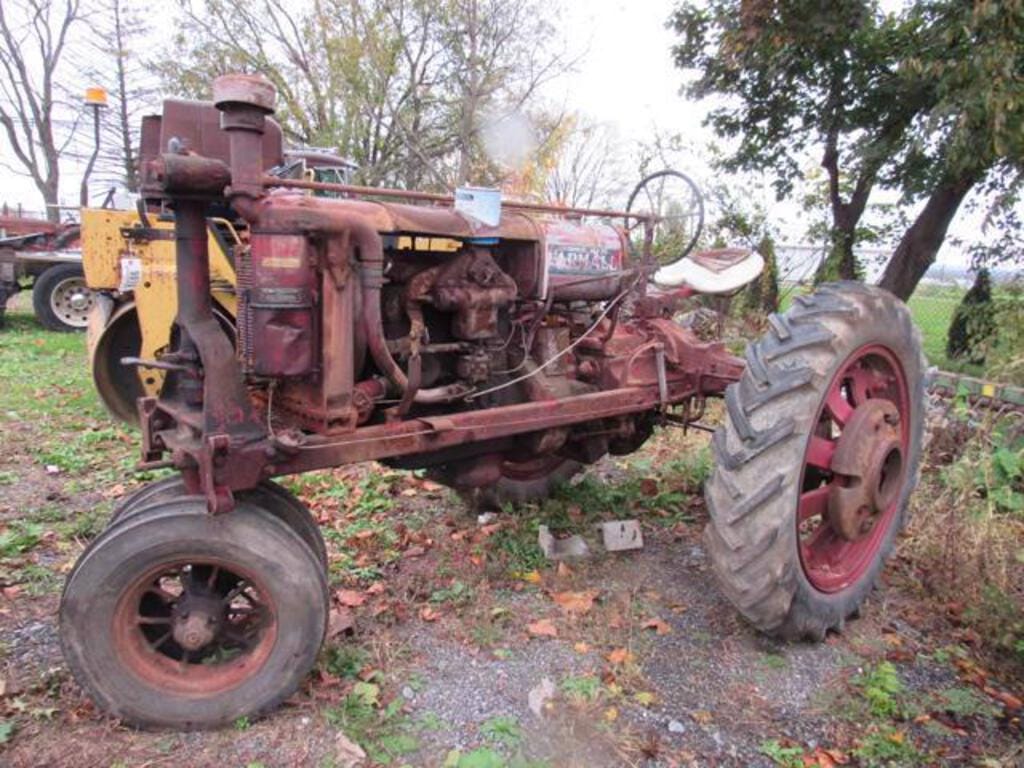 Main image Farmall F-20