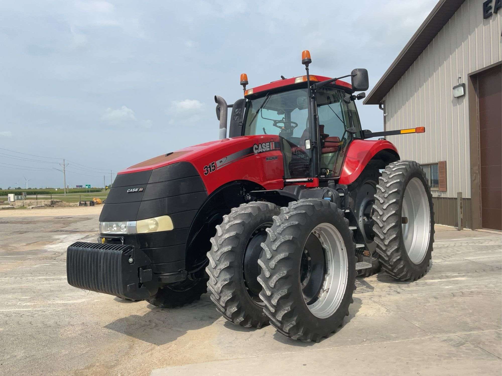 2013 Case IH Magnum 315 Equipment Image0