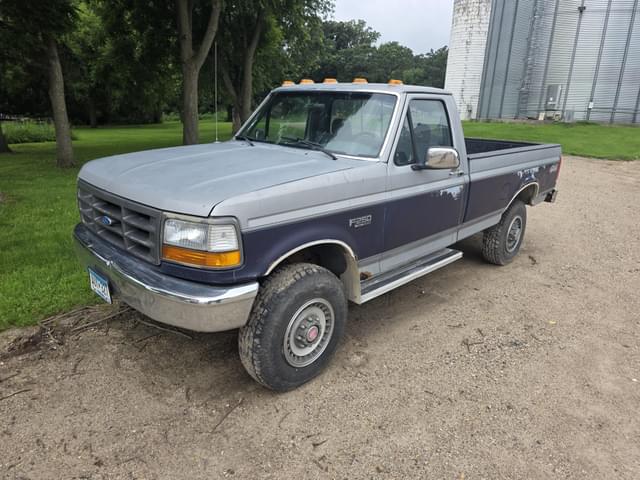 Image of Ford F-250 equipment image 2