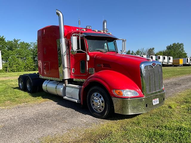 Image of Peterbilt 386 equipment image 2