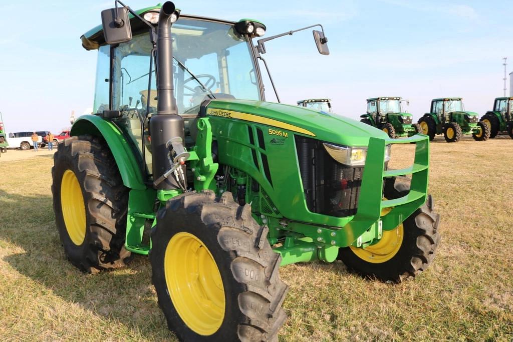 Image of John Deere 5095M Primary image