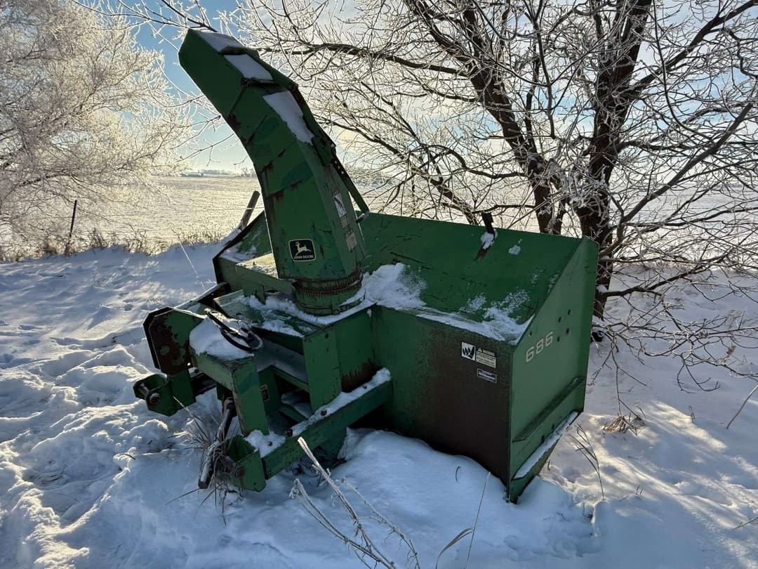 Image of John Deere 686 Primary image