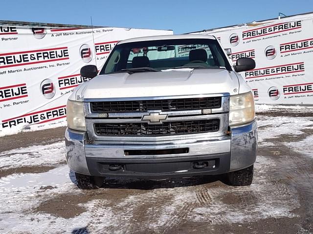 Image of Chevrolet 2500HD equipment image 1