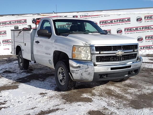 Image of Chevrolet 2500HD equipment image 2