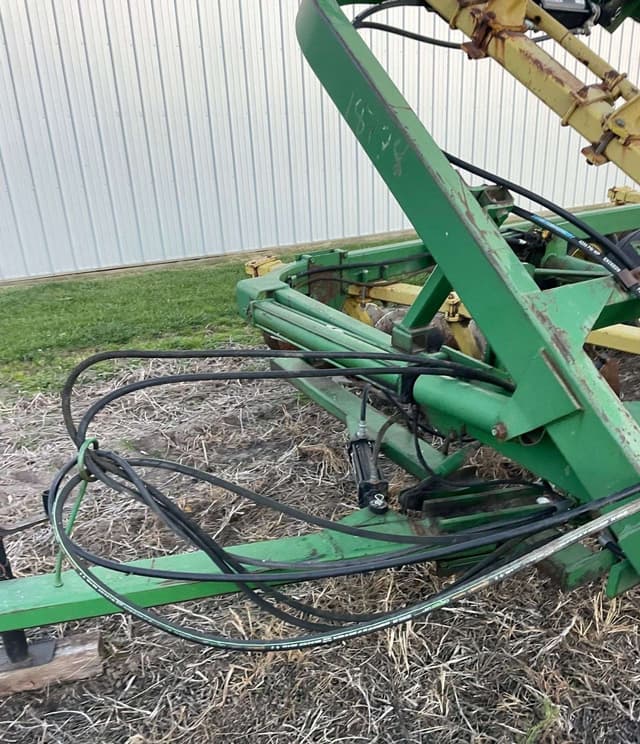 Image of John Deere 220 equipment image 1