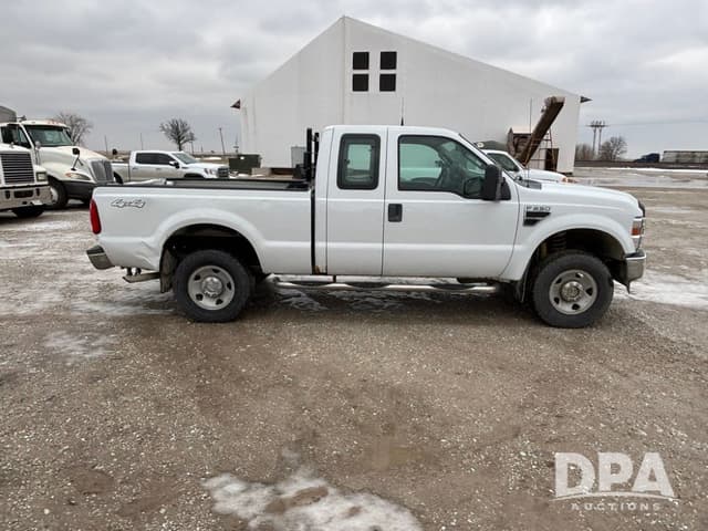 Image of Ford F-250 equipment image 2