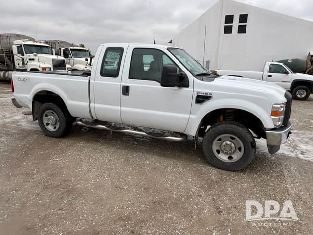 Image of Ford F-250 equipment image 1