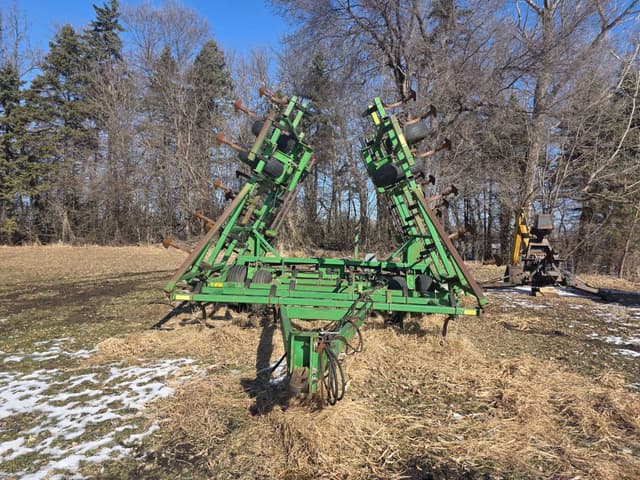 Image of John Deere 960 equipment image 4