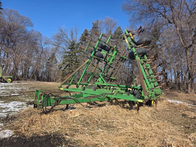 Image of John Deere 960 equipment image 2