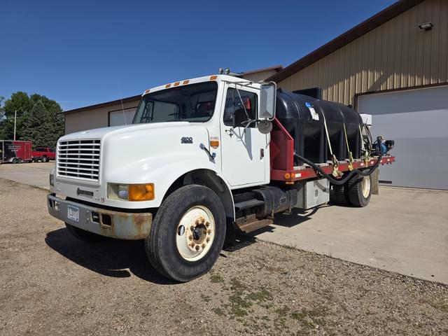 Image of International 4900 equipment image 1
