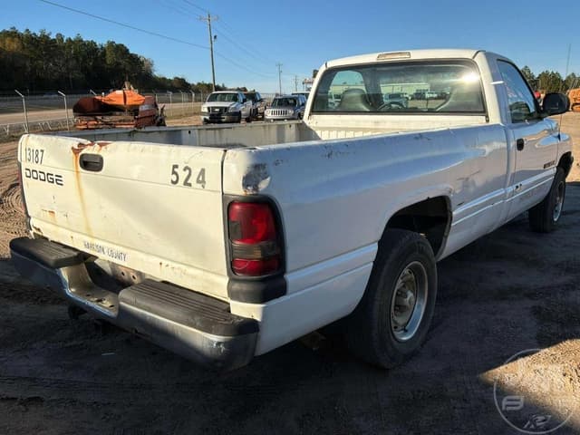 Image of Dodge Ram 1500 equipment image 4