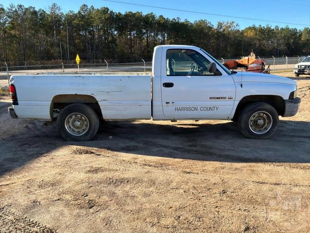 Image of Dodge Ram 1500 equipment image 3