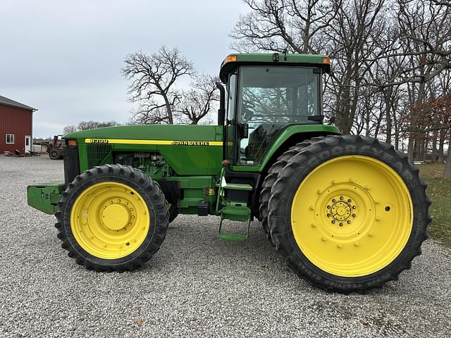 Image of John Deere 8300 equipment image 1