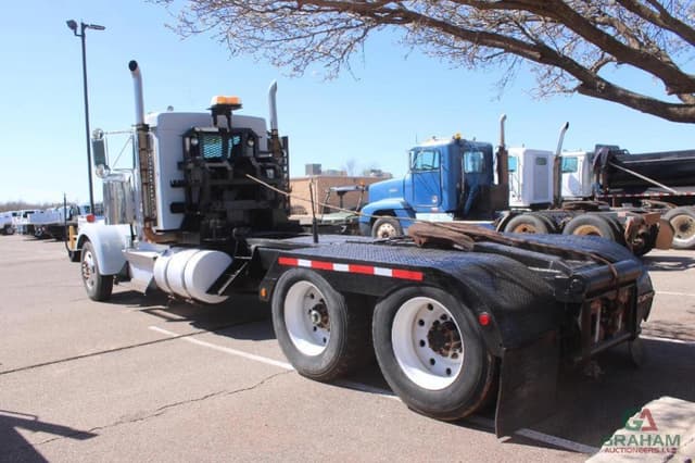 Image of Kenworth W900 equipment image 3