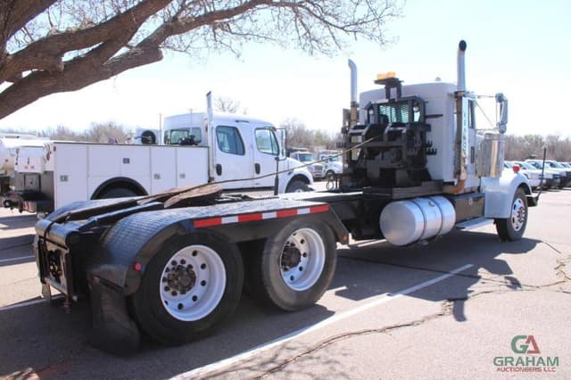 Image of Kenworth W900 equipment image 2