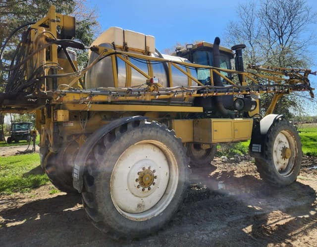 Image of Ag-Chem RoGator 1254 equipment image 1
