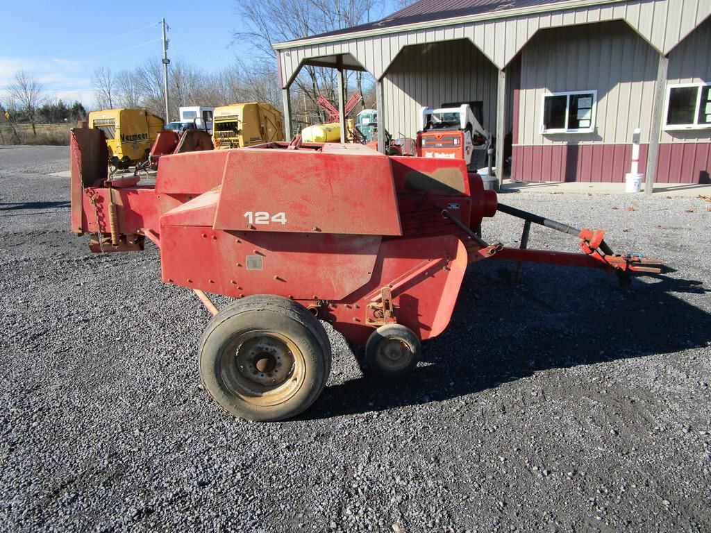 Main image Massey Ferguson 124