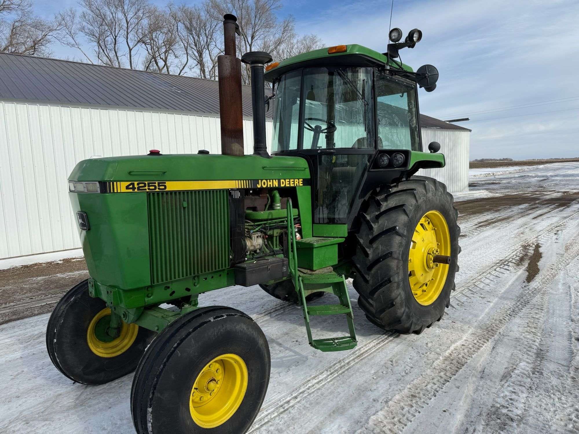 1990 John Deere 4255 Equipment Image0