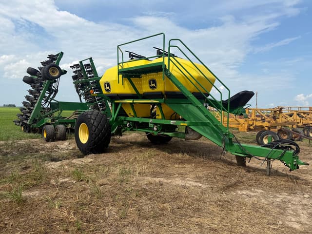 Image of John Deere 1890 equipment image 1