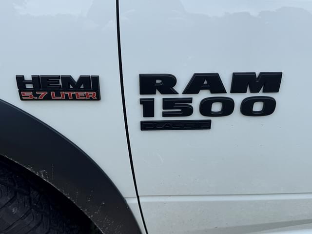 Image of Dodge Ram 1500 equipment image 3