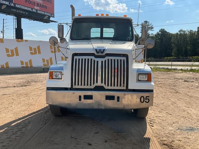 Image of Western Star 4700SF equipment image 1