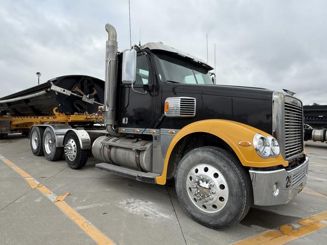 Image of Freightliner Coronado equipment image 3