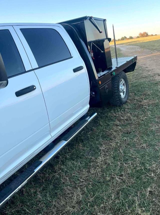 Image of Dodge Ram 3500 equipment image 3