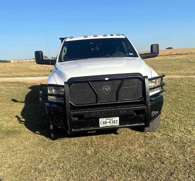 Image of Dodge Ram 3500 equipment image 2