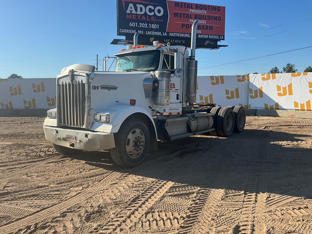 Image of Kenworth W900 Primary image