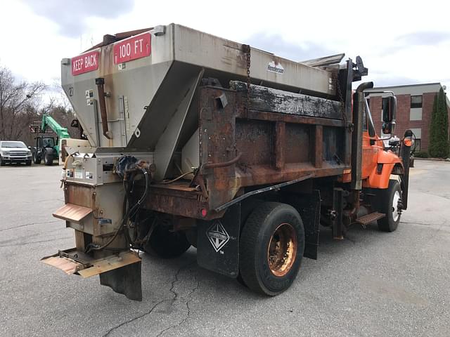 Image of International 7400 equipment image 4