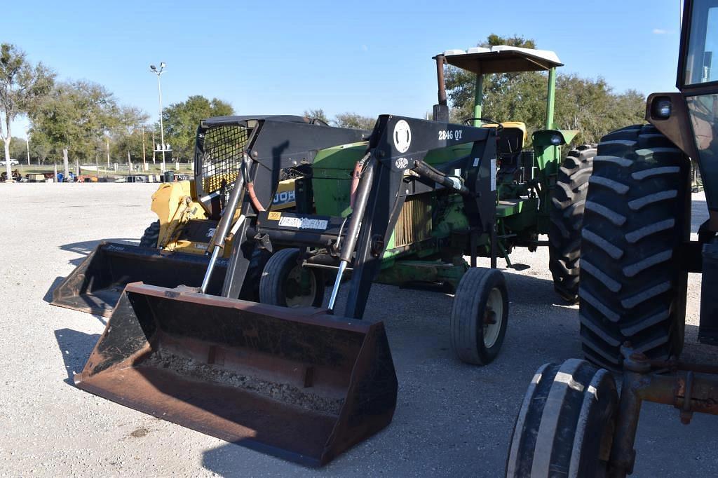 Image of John Deere 2940 Primary image