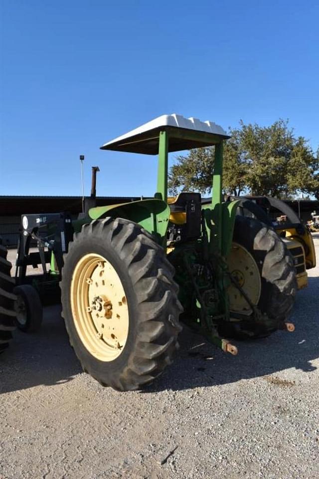 Image of John Deere 2940 equipment image 3