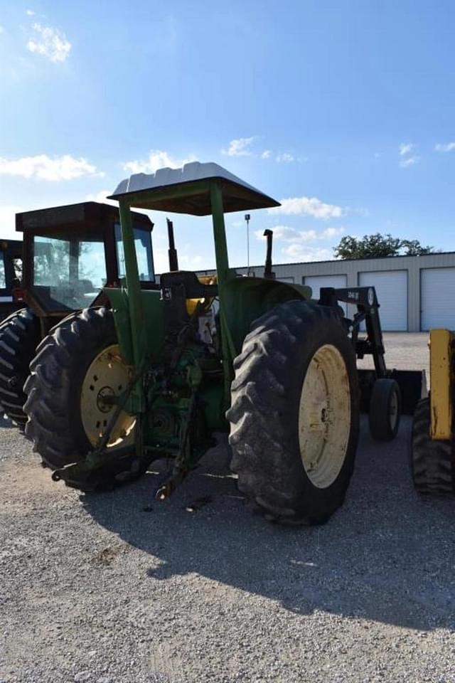 Image of John Deere 2940 equipment image 2