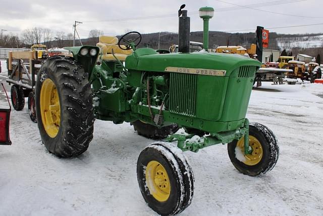 Image of John Deere 3020 equipment image 2