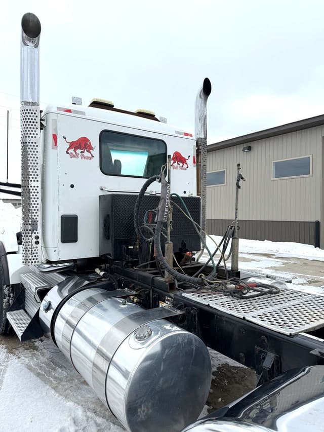 Image of Kenworth T880 equipment image 4