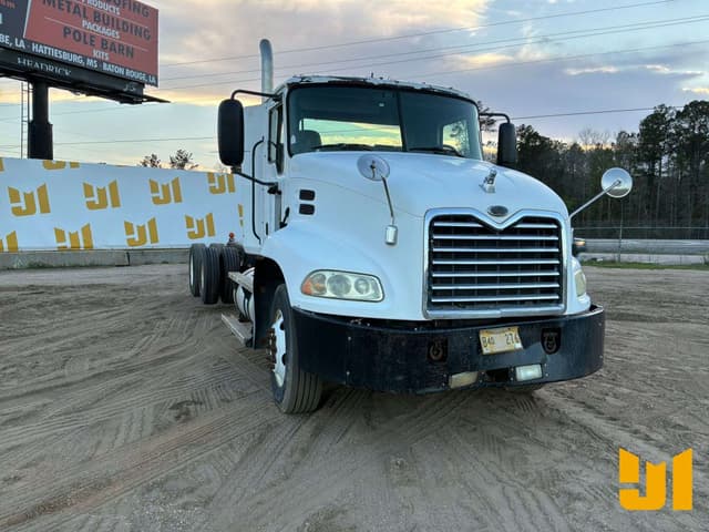 Image of Mack Vision CX612 equipment image 2