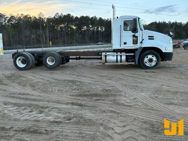 Image of Mack Vision CX612 equipment image 3