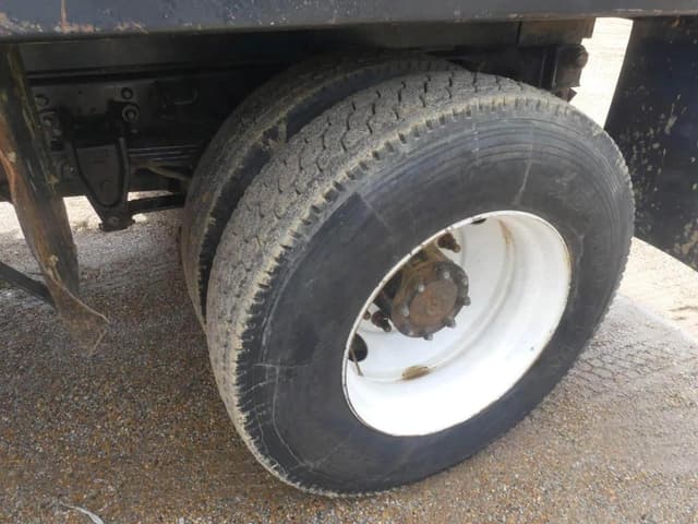 Image of Hino 268 equipment image 4