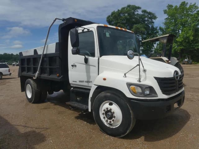 Image of Hino 268 equipment image 1