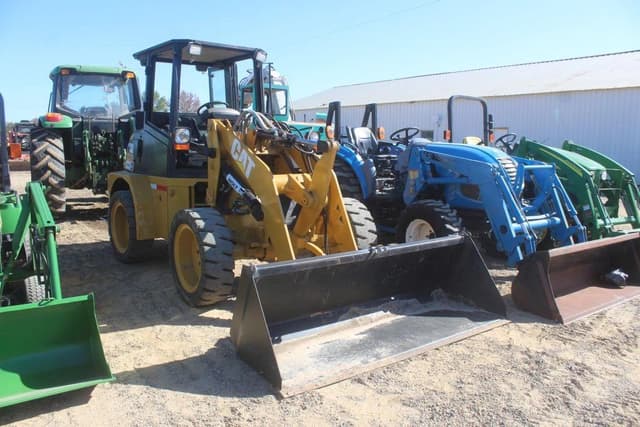 Image of Caterpillar 904B equipment image 3