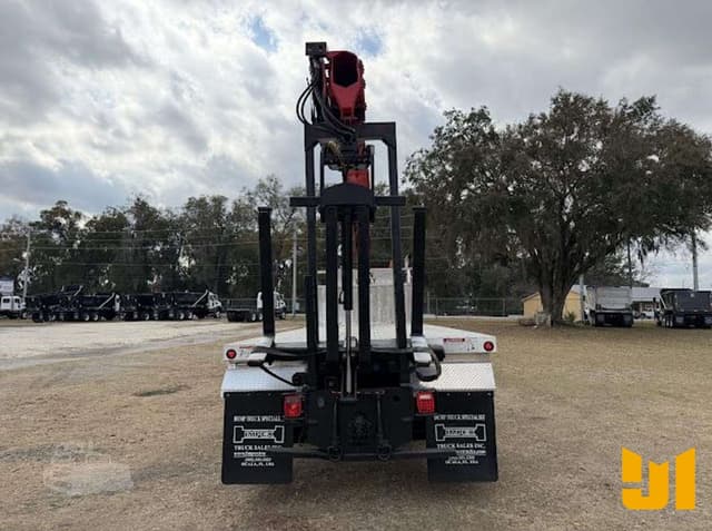 Image of Freightliner 114SD equipment image 4
