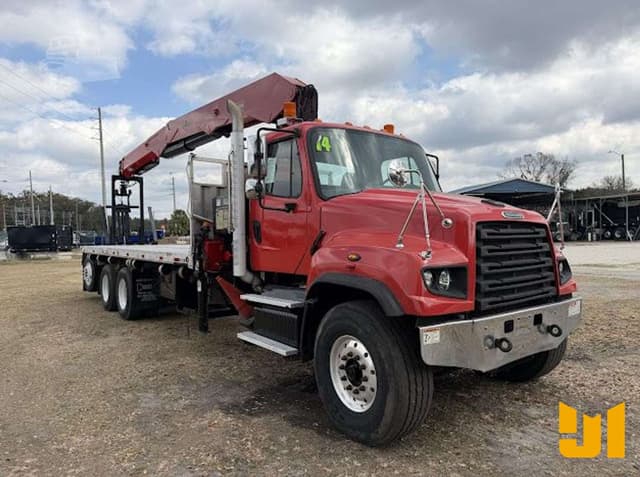 Image of Freightliner 114SD equipment image 2