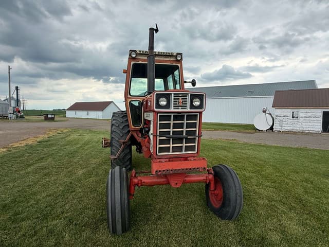 Image of International Harvester 1066 equipment image 4