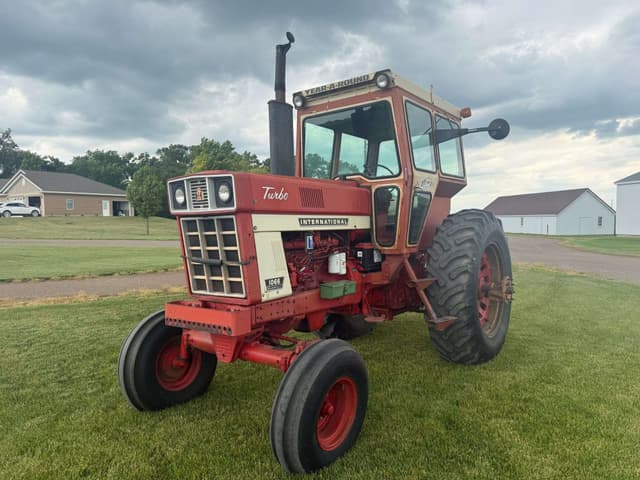 Image of International Harvester 1066 equipment image 1