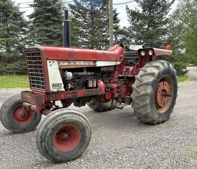 Image of Farmall 706 equipment image 1