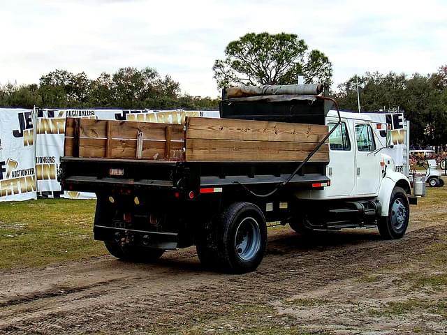 Image of International 4700 equipment image 4