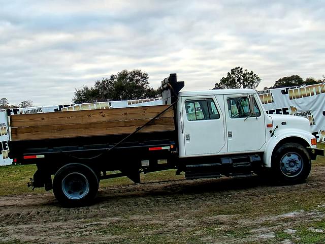 Image of International 4700 equipment image 3